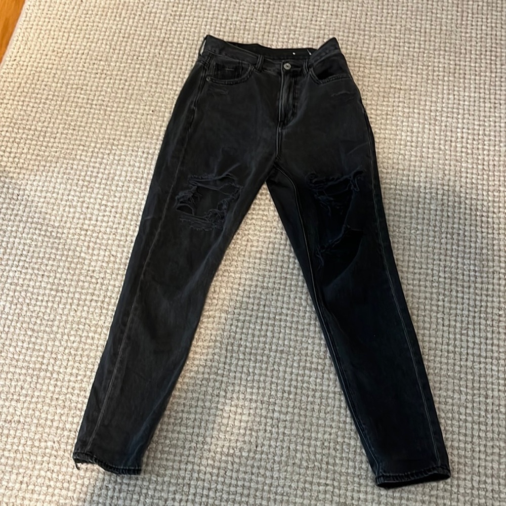 Black American Eagle Ripped Mom Jean Size 0 Used